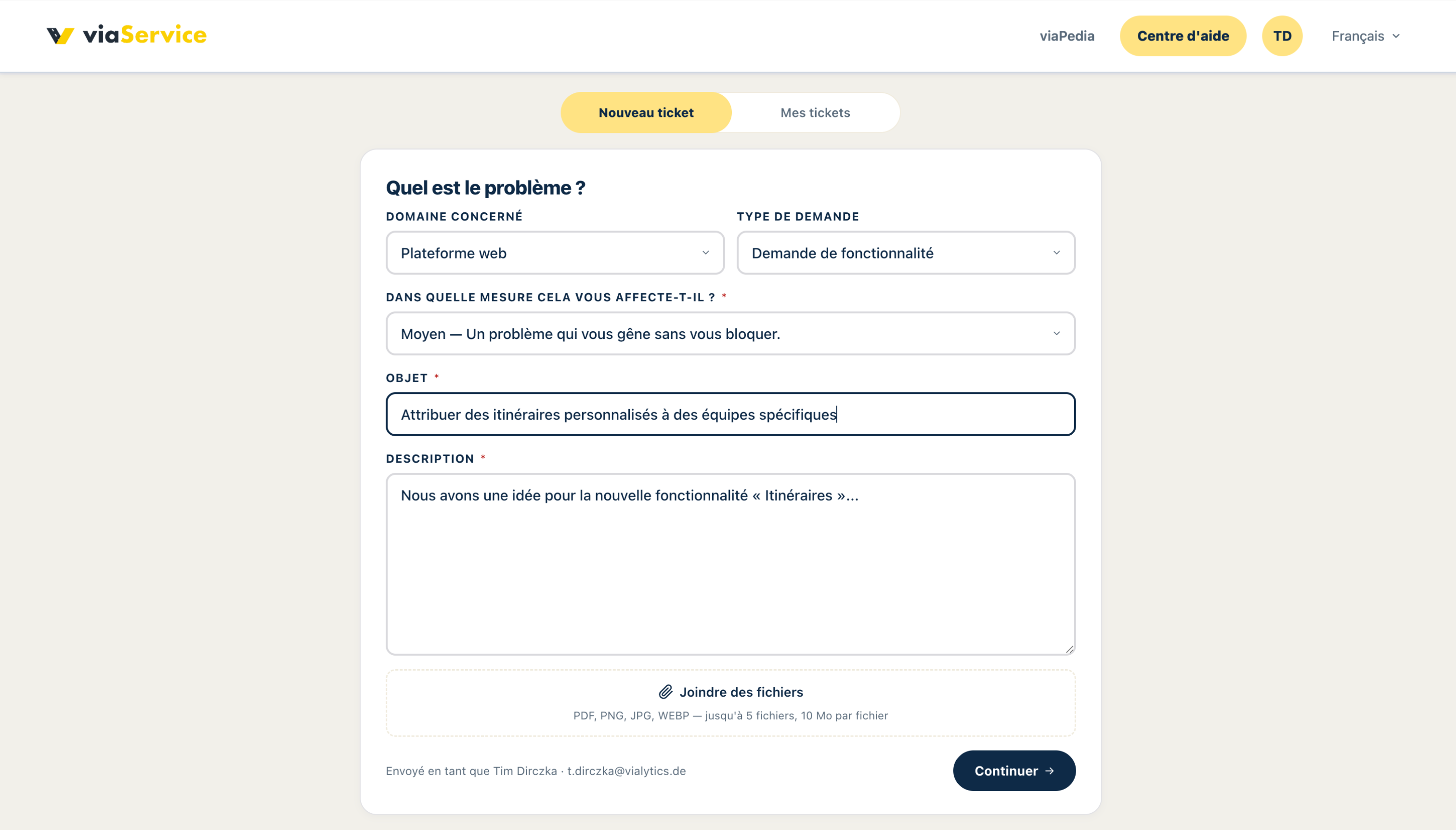 Formulaire de ticket dans le portail viaService pour soumettre une demande de support avec thème, objet, description et pièce jointe